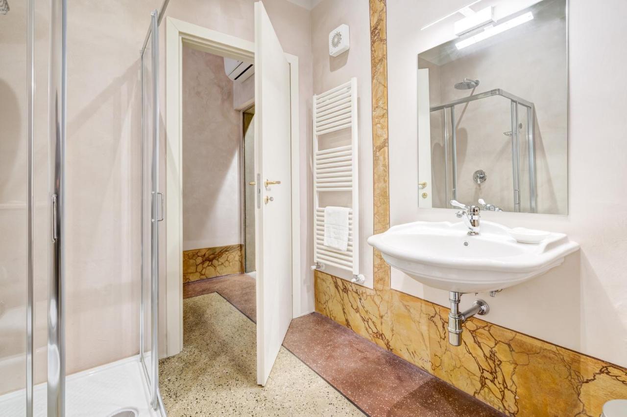 Palazzo D'Oltrarno - Residenza D'Epoca Bed & Breakfast Florence Exterior photo